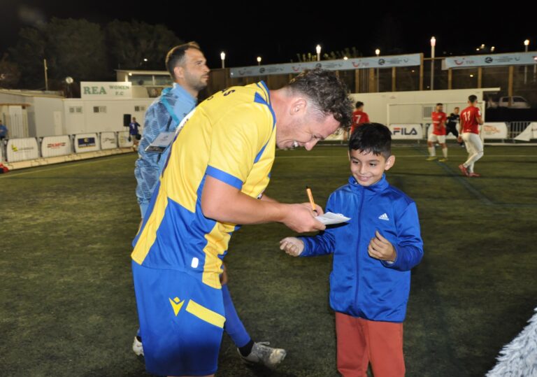 Socca_Asteras_Rethymnou-Involve_Rotzen_aytografo